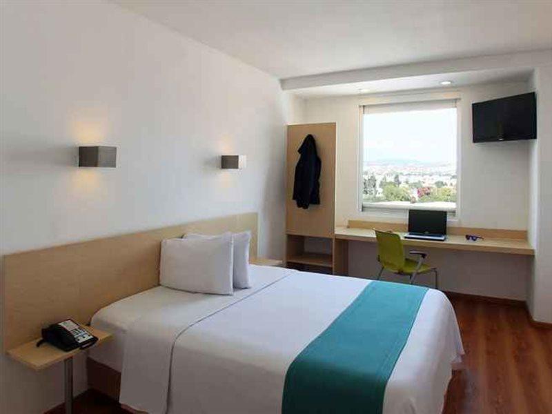 Hotel One Queretaro Plaza Galerias Esterno foto