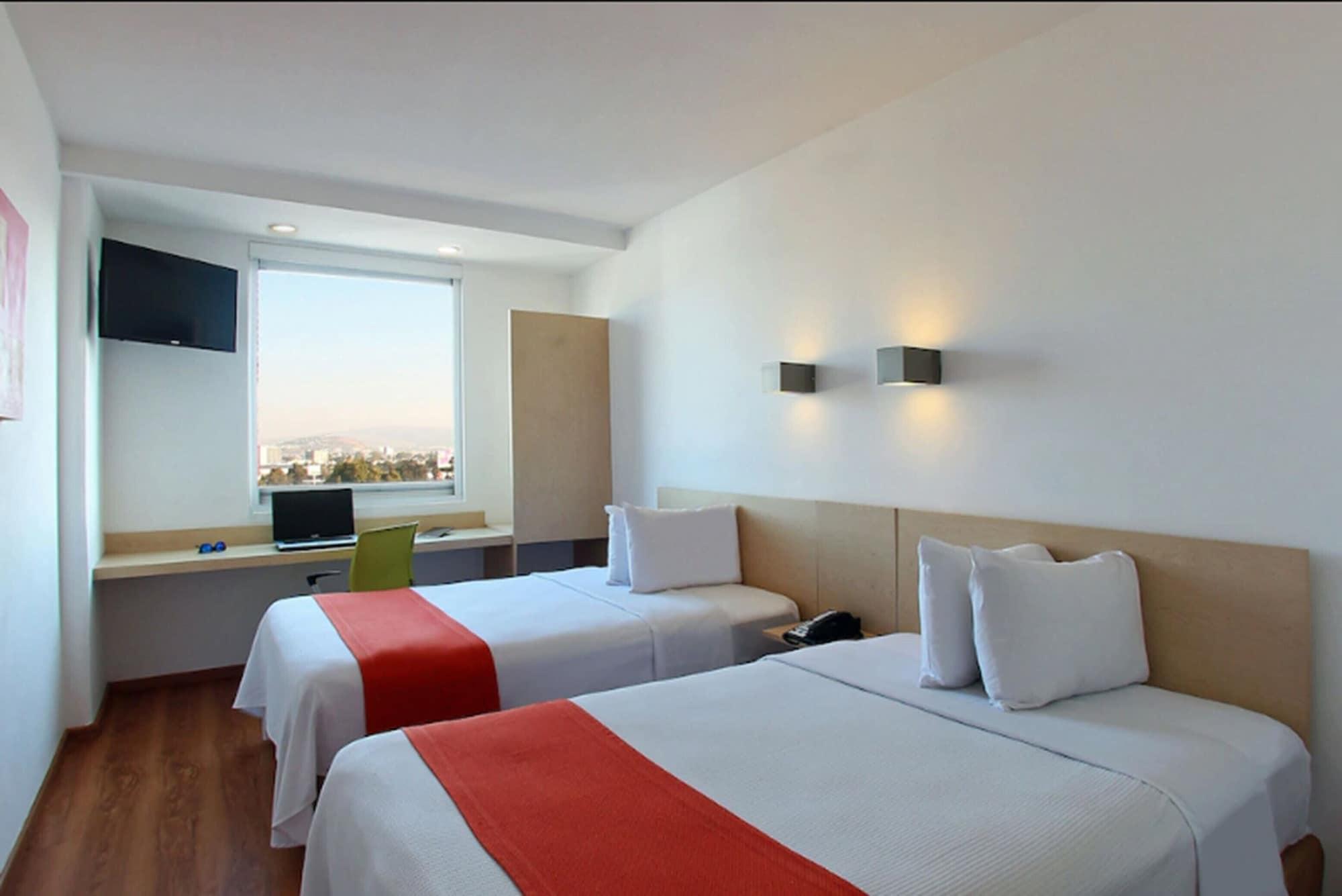 Hotel One Queretaro Plaza Galerias Esterno foto