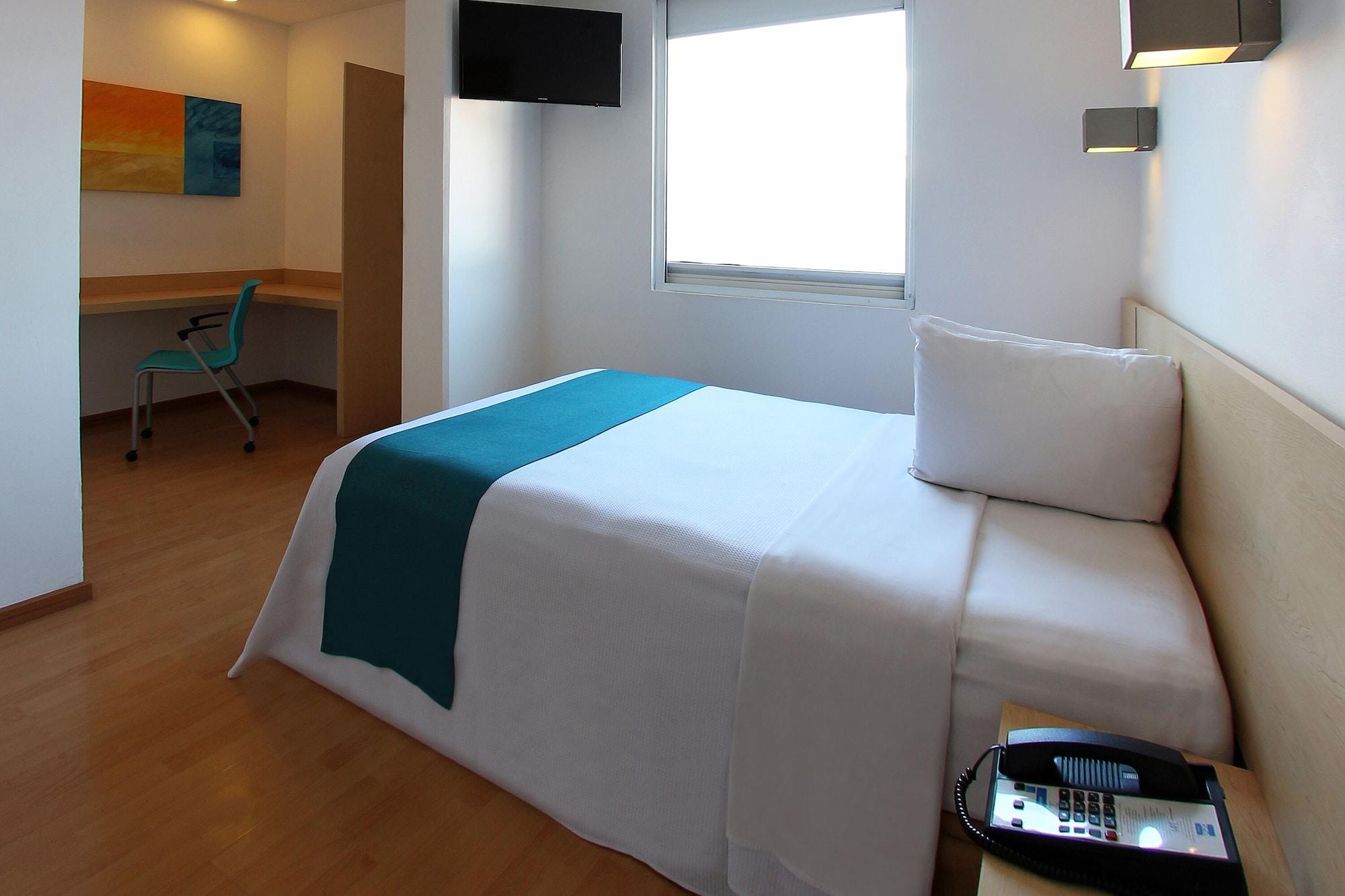 Hotel One Queretaro Plaza Galerias Esterno foto