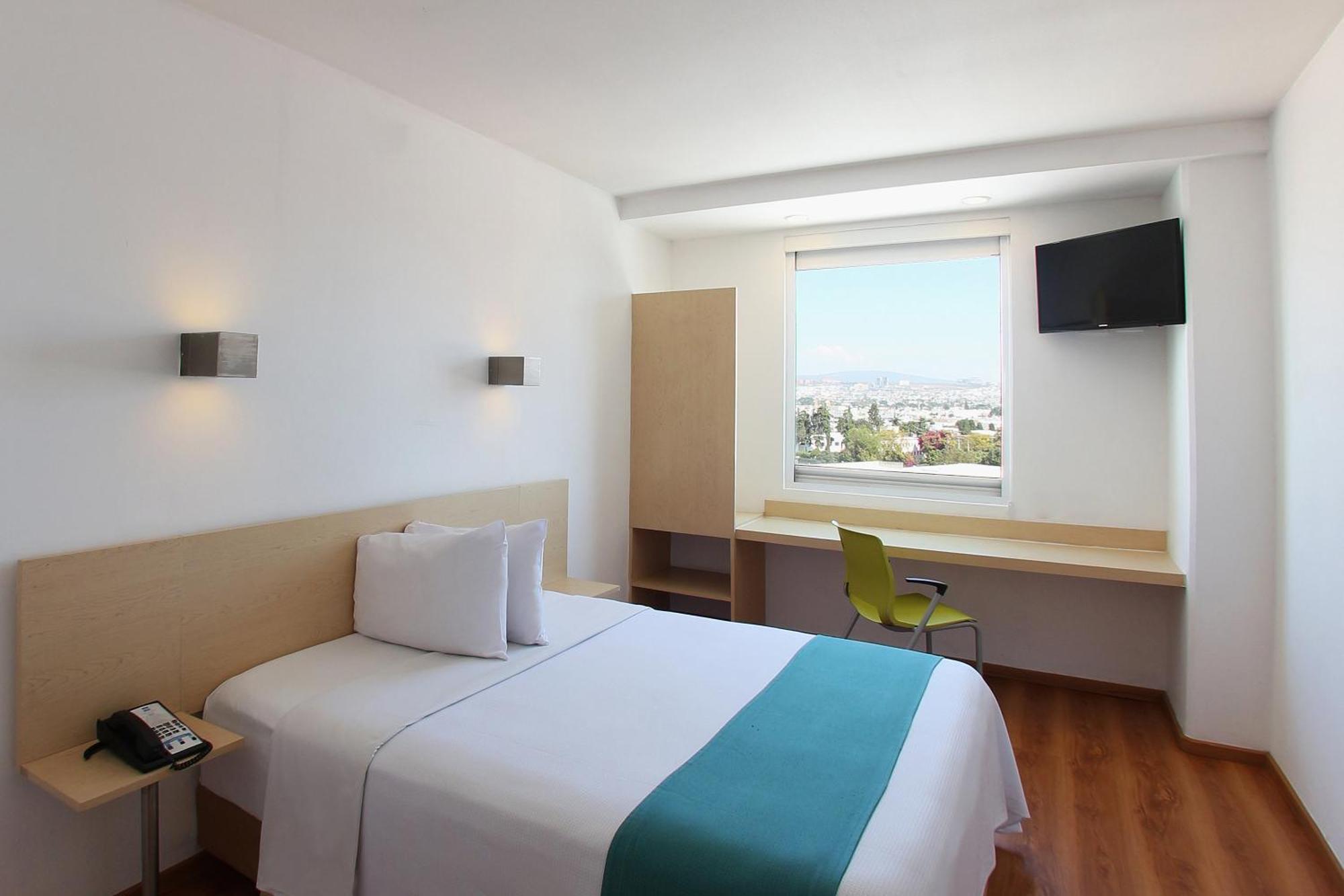 Hotel One Queretaro Plaza Galerias Esterno foto