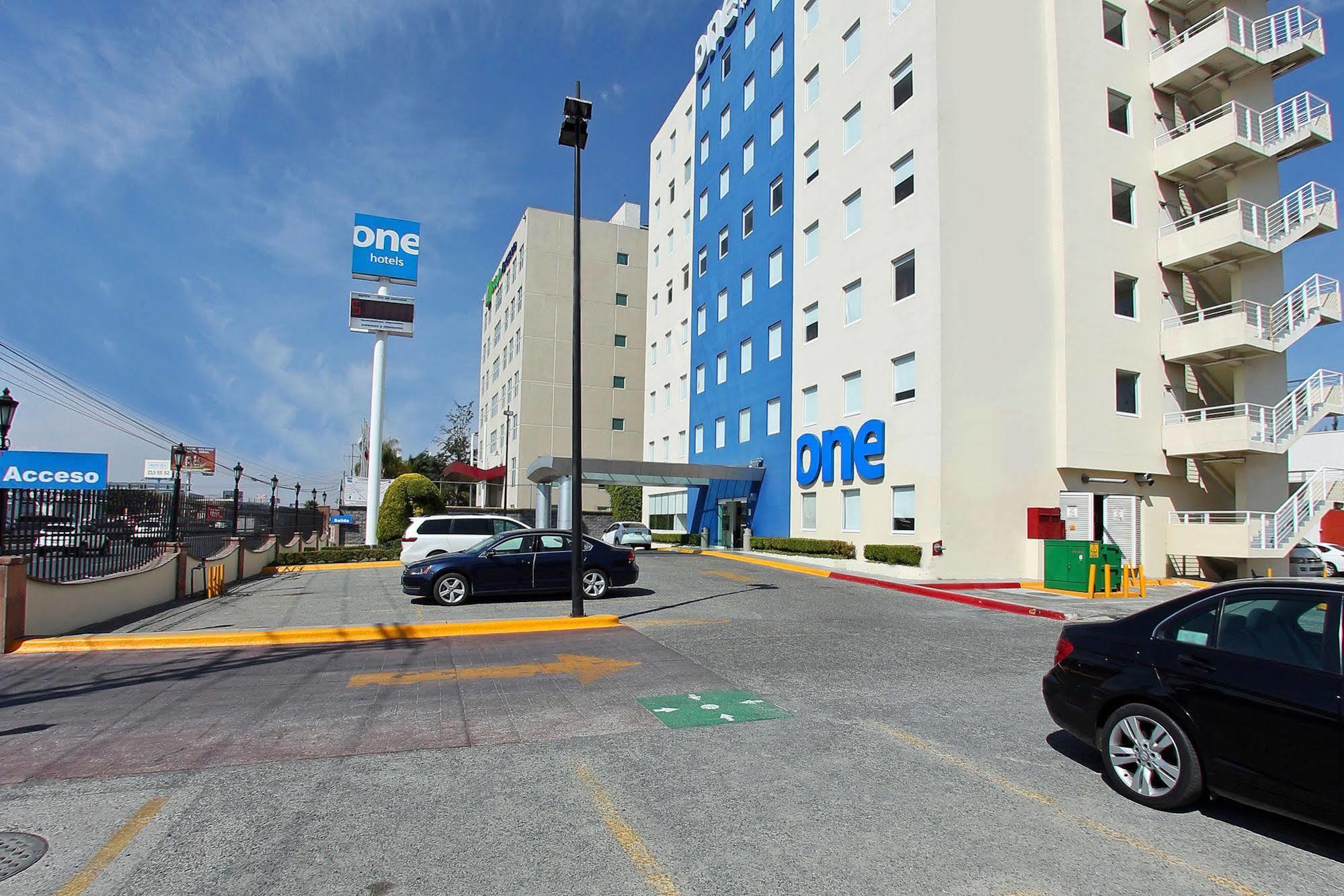 Hotel One Queretaro Plaza Galerias Esterno foto