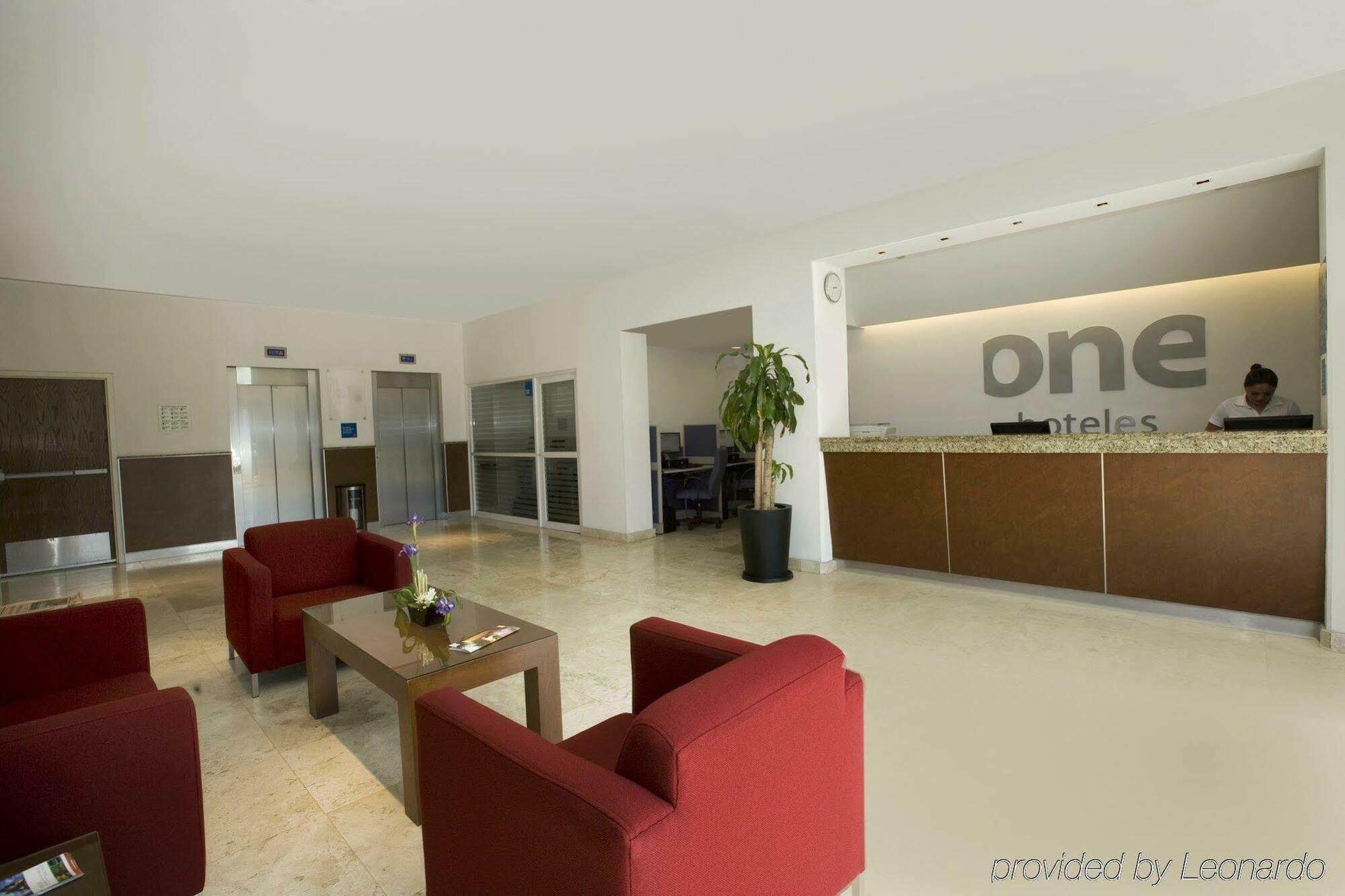 Hotel One Queretaro Plaza Galerias Interno foto