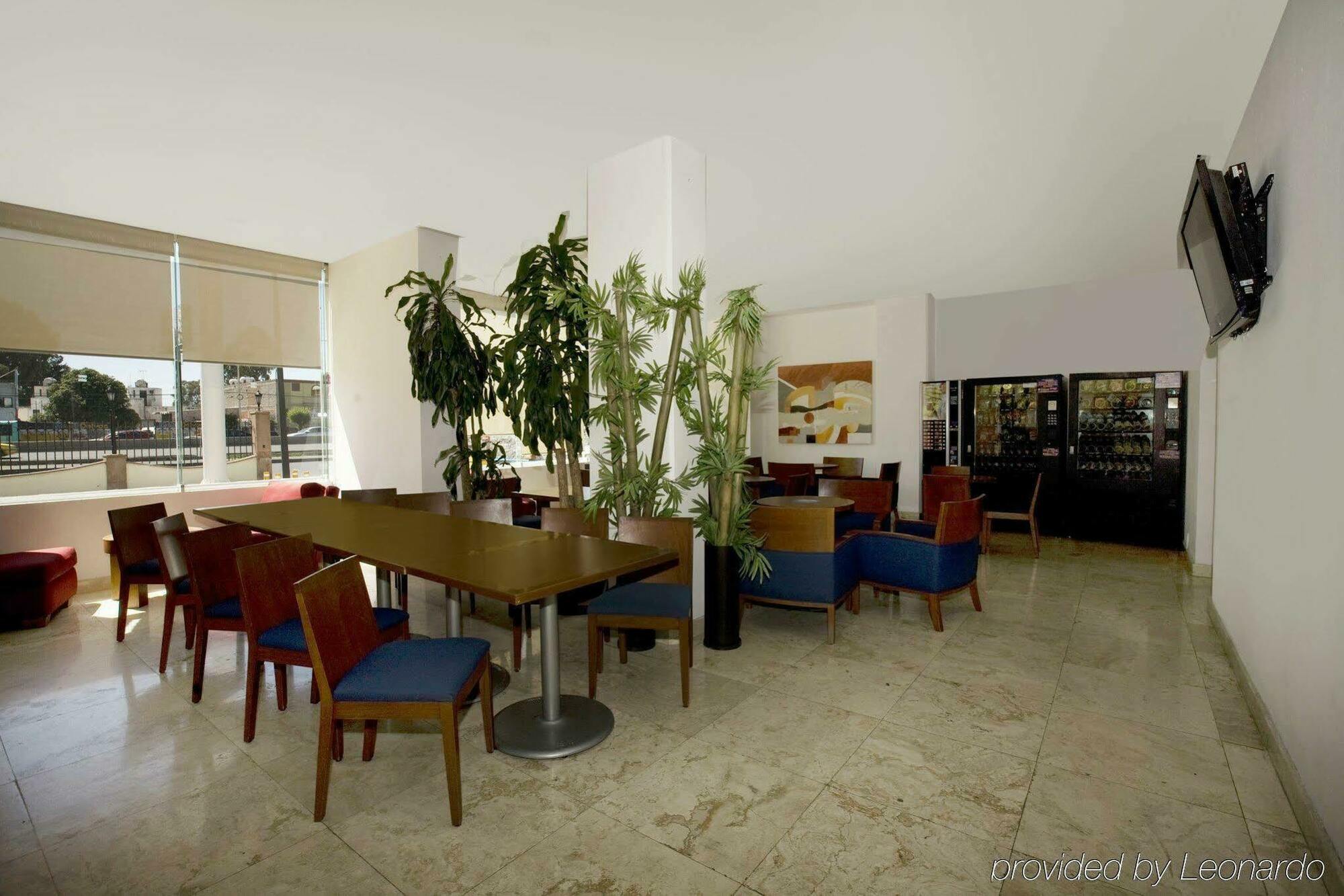Hotel One Queretaro Plaza Galerias Ristorante foto